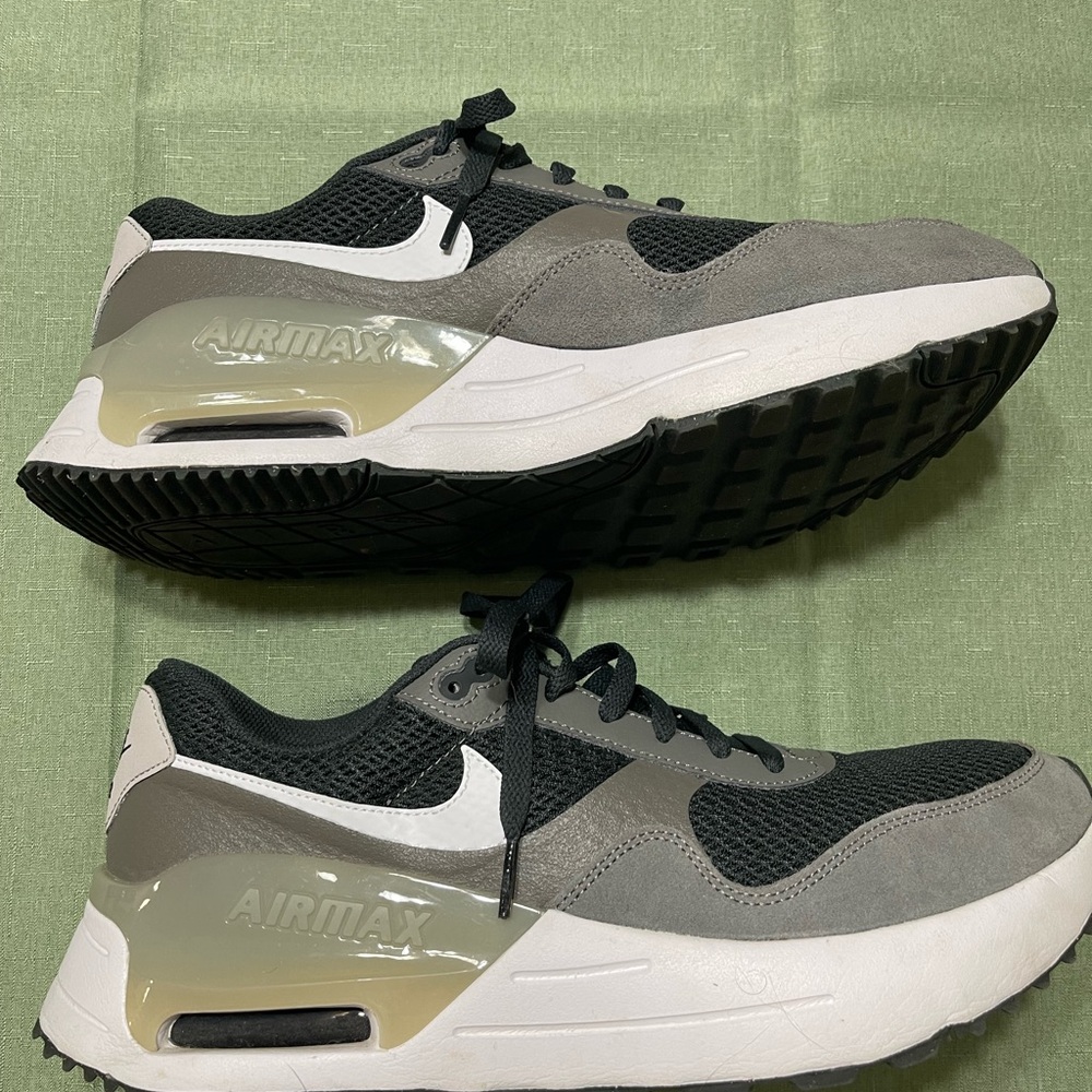 Nike Air Max SYSTM